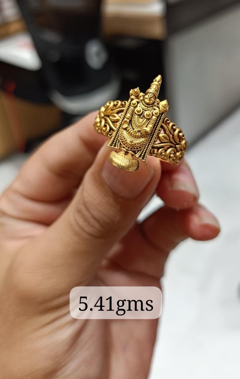 Lion Head Gold Ring view 2