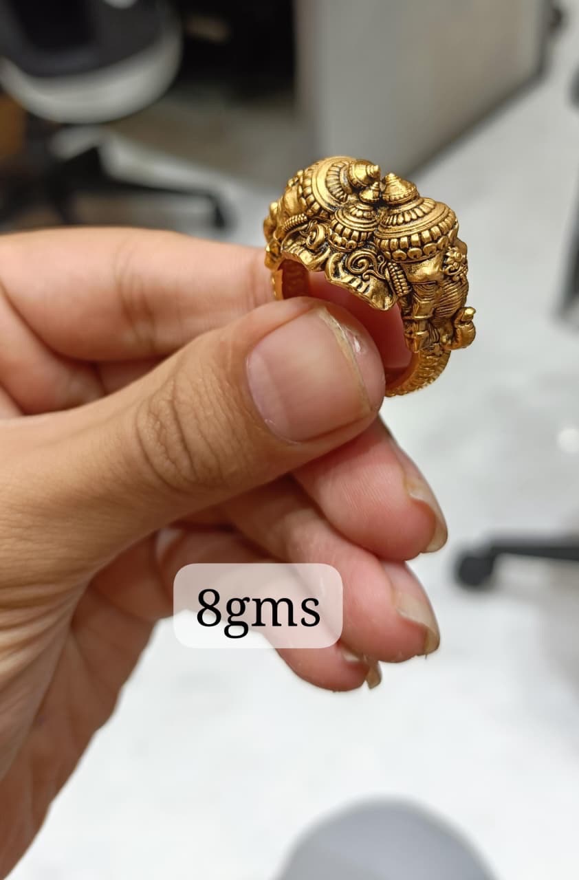 Lion Head Gold Ring view 4