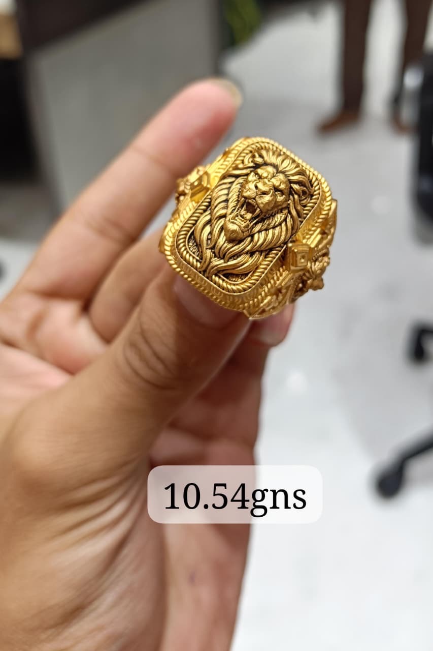 Lion Head Gold Ring view 10