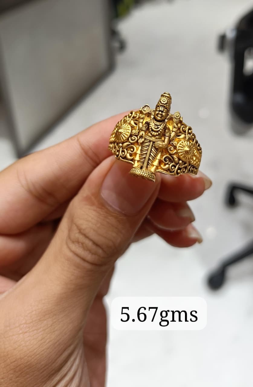 Gold Antique Ring view 4