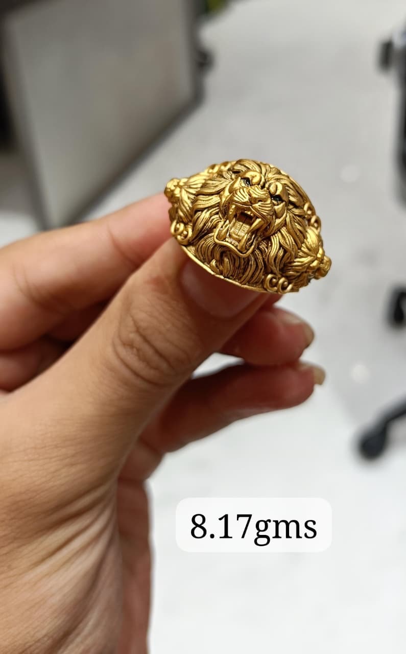 Gold Antique Ring view 5