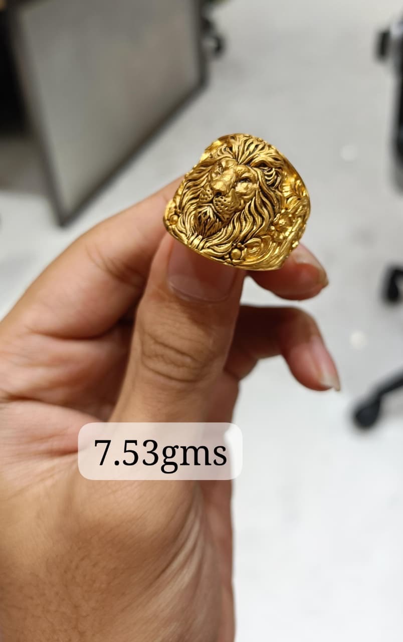 Gold Antique Ring view 7