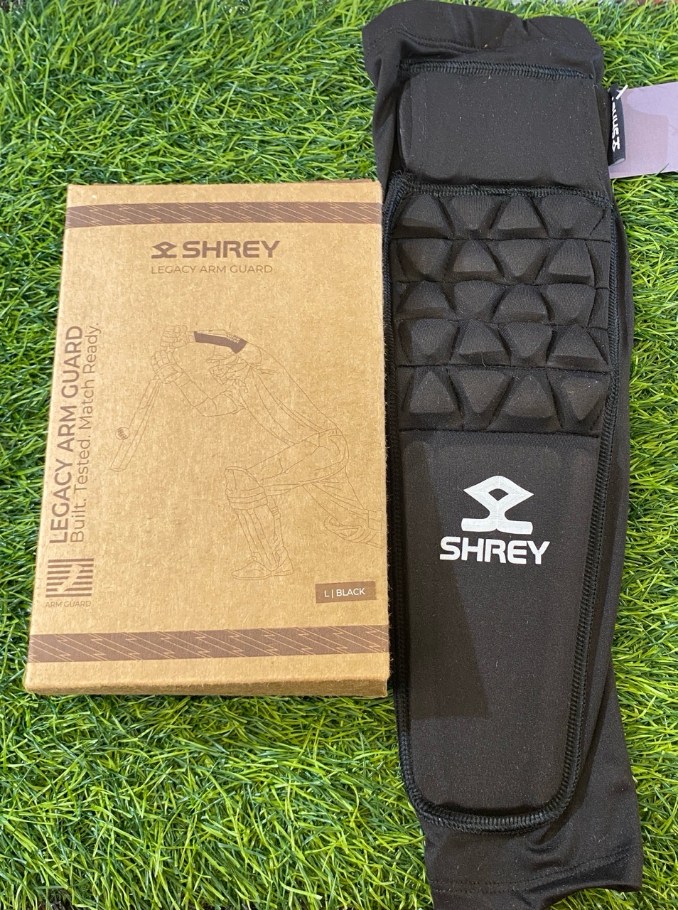 Shrey Legacy Arm Guard view 2