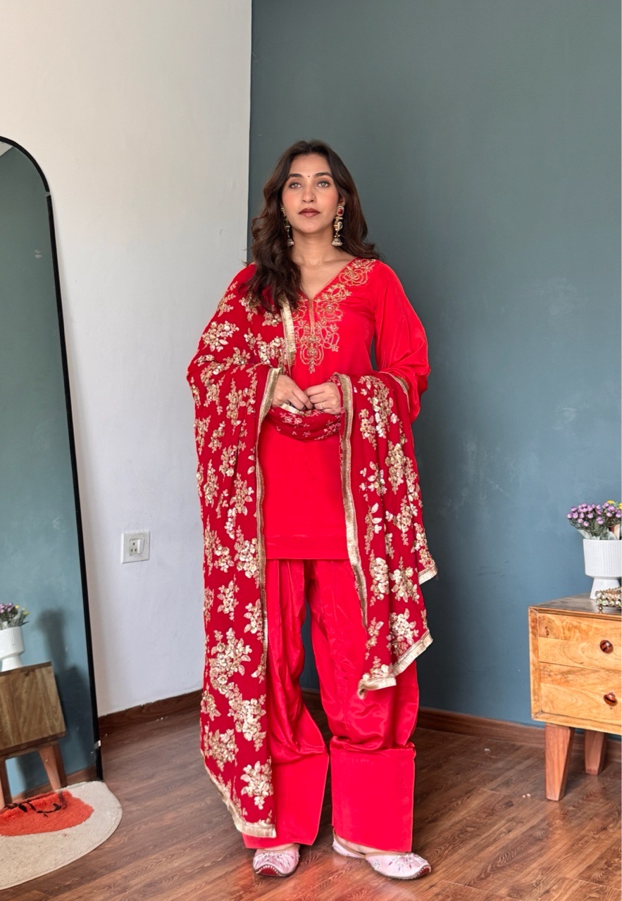 Rose Farshi Set view 4